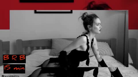 Snapshot of manifreyja chatting on September 22, 2025, 7:27 pm Amelie online show from September 22, 2025, 7:27 pm