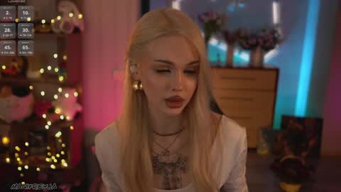 Amelie online show from April 27, 2026, 8:40 pm