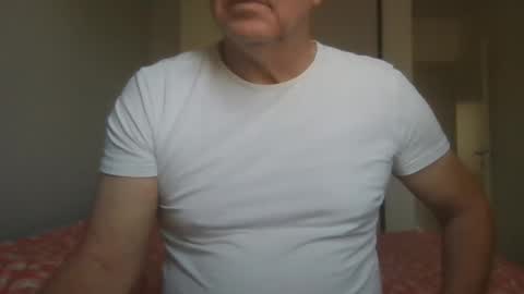 manngrossbite online show from April 29, 2026, 7:45 am