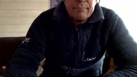 Snapshot of manpower2012 chatting on December 14, 2024, 12:01 pm Manpo online show from December 14, 2024, 12:01 pm