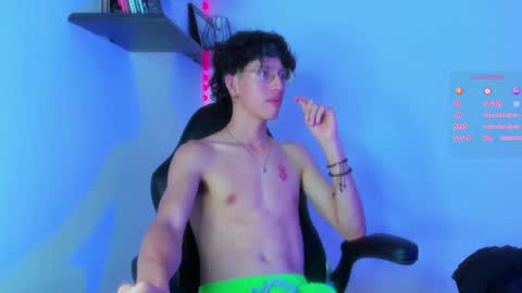 Snapshot of manu_vera8 chatting on January 17, 2025, 11:40 pm Manuel online show from January 17, 2025, 11:40 pm