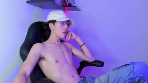 Snapshot of manu_vera8 chatting on February 20, 2025, 2:29 am Manuel online show from February 20, 2025, 2:29 am