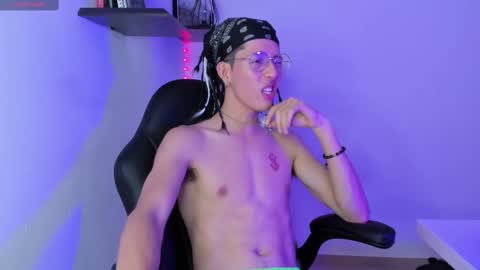 Snapshot of manu_vera8 chatting on March 9, 2025, 10:30 pm Manuel online show from March 9, 2025, 10:30 pm