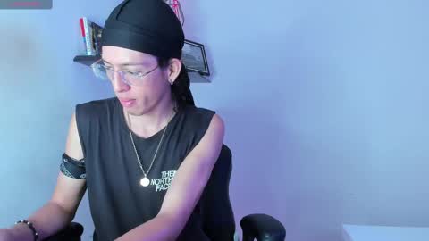 Snapshot of manu_vera8 chatting on October 13, 2025, 4:07 pm Manuel online show from October 13, 2025, 4:07 pm