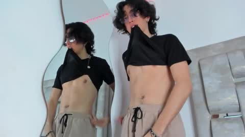 Snapshot of manu_vera8 chatting on November 21, 2025, 12:04 pm Manuel online show from November 21, 2025, 12:04 pm