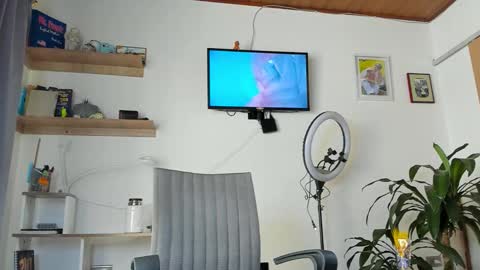 manucute 23  online show from January 7, 2026, 3:03 pm