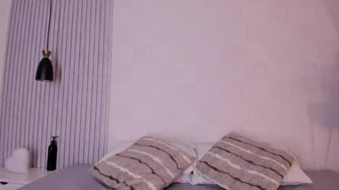 manuela_montes_ online show from April 8, 2026, 11:43 am