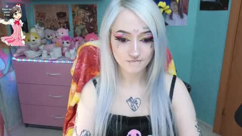 Manuela online show from April 10, 2026, 8:35 pm