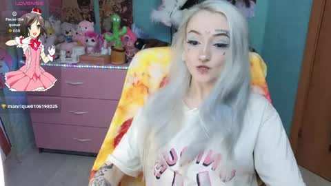 Manuela online show from April 21, 2026, 4:08 am