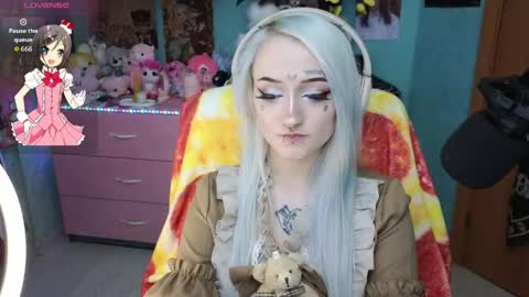 Manuela online show from April 27, 2026, 9:13 pm