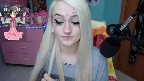 Manuela online show from May 27, 2026, 9:01 pm