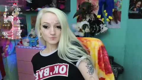Manuela online show from July 3, 2026, 8:37 pm
