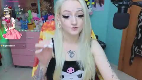 Manuela online show from July 8, 2026, 4:22 pm