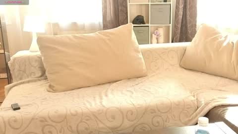 Akilina online show from May 8, 2026, 3:12 am