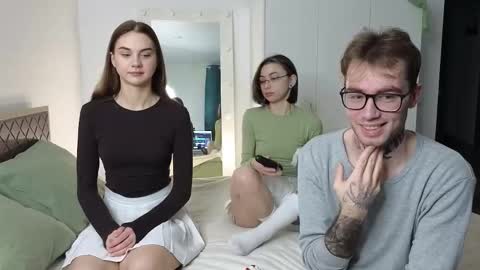 mar7gan online show from November 29, 2025, 4:37 am