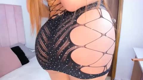 Snapshot of mara_sans chatting on December 31, 2024, 6:57 pm Mara online show from December 31, 2024, 6:57 pm