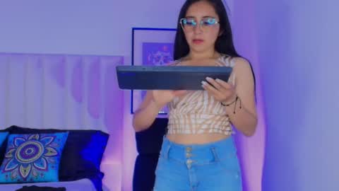 Mara online show from December 16, 2025, 8:03 pm