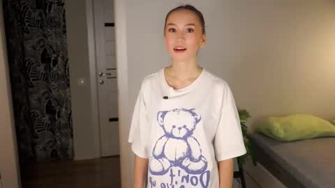 Snapshot of maragretchealsea chatting on October 13, 2025, 4:45 am Eva online show from October 13, 2025, 4:45 am