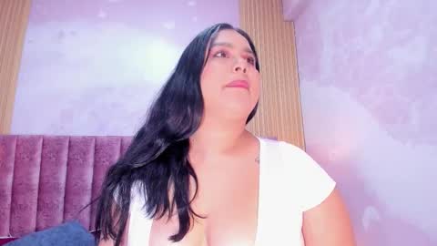 maralinette22 online show from November 24, 2025, 11:43 am