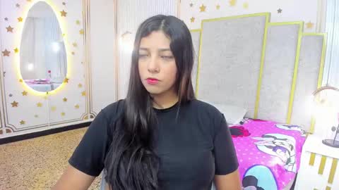 Snapshot of maraluna_ chatting on October 6, 2025, 11:18 am Maraluna online show from October 6, 2025, 11:18 am