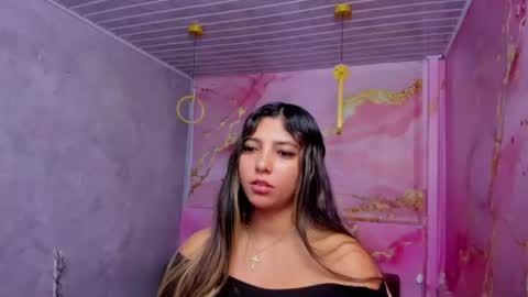 maraluna__ online show from July 5, 2026, 1:07 pm