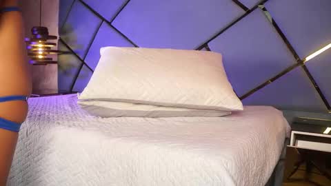 marcela_rojas online show from February 15, 2026, 11:41 am