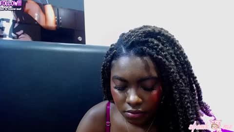 Snapshot of marcelagreyy chatting on November 4, 2025, 9:25 pm MARCELA online show from November 4, 2025, 9:25 pm