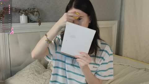 Marcelline online show from February 8, 2026, 3:32 am