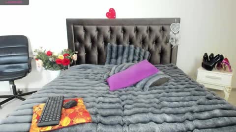 Marcia online show from November 30, 2025, 6:12 pm