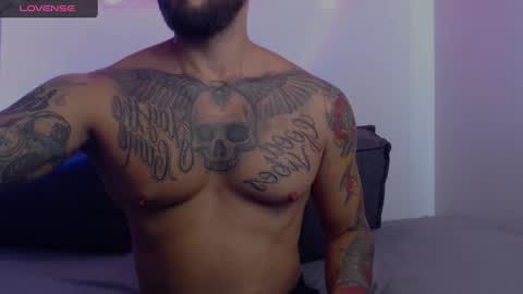 marco_allison43 online show from December 20, 2024, 3:42 pm