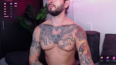 marco_allison43 online show from November 1, 2025, 8:22 pm