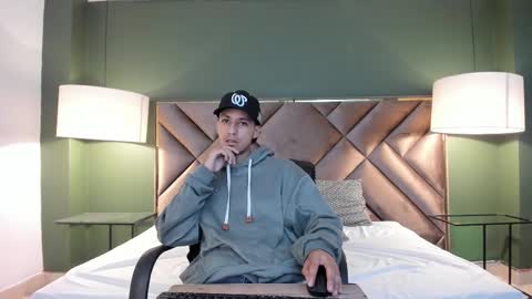 Snapshot of marcus_jeron chatting on October 22, 2025, 9:47 pm marcus_jeron online show from October 22, 2025, 9:47 pm