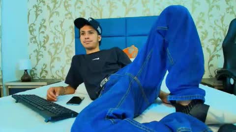 Snapshot of marcus_jeron chatting on October 25, 2025, 3:58 am marcus_jeron online show from October 25, 2025, 3:58 am