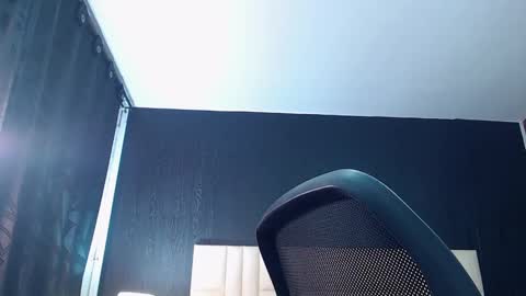 marcus_lafourt online show from December 18, 2024, 2:42 am