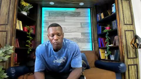 Snapshot of marcusblack_ chatting on April 24, 2026, 2:41 pm Marcusssss online show from April 24, 2026, 2:41 pm