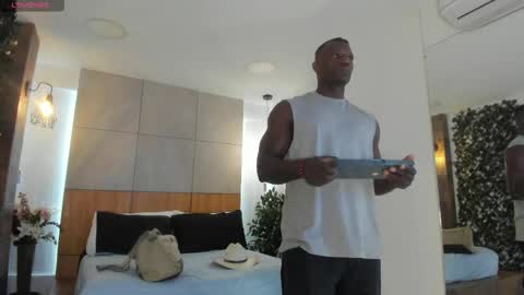 Snapshot of marcusblack_ chatting on April 25, 2026, 12:19 pm Marcusssss online show from April 25, 2026, 12:19 pm