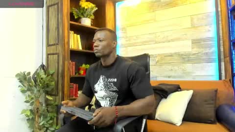Snapshot of marcusblack_ chatting on April 29, 2026, 1:04 pm Marcusssss online show from April 29, 2026, 1:04 pm