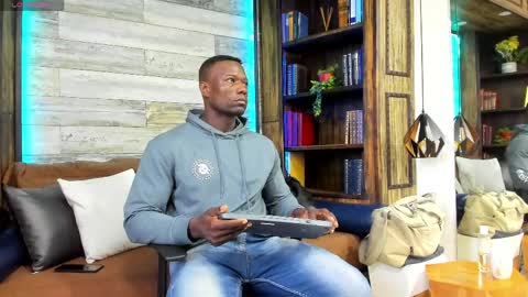 Snapshot of marcusblack_ chatting on May 12, 2026, 12:35 pm Marcusssss online show from May 12, 2026, 12:35 pm