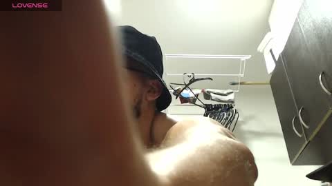 Snapshot of marcusmilarc chatting on January 18, 2025, 1:19 am online show from January 18, 2025, 1:19 am