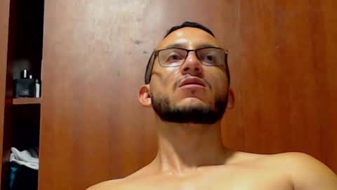 Snapshot of marcusmilarc chatting on February 19, 2025, 1:08 am online show from February 19, 2025, 1:08 am