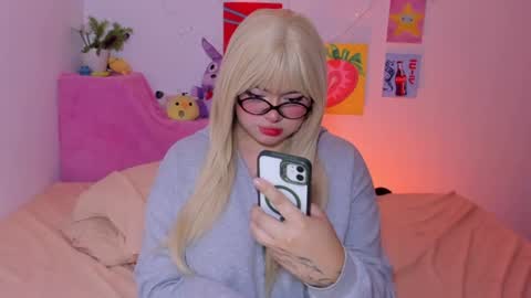 Snapshot of marcy_grey chatting on June 23, 2026, 6:44 am danna online show from June 23, 2026, 6:44 am