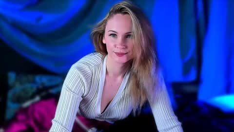 Snapshot of margaux_corsets6641000 chatting on December 26, 2024, 9:22 am margaux_corsets6641000 online show from December 26, 2024, 9:22 am