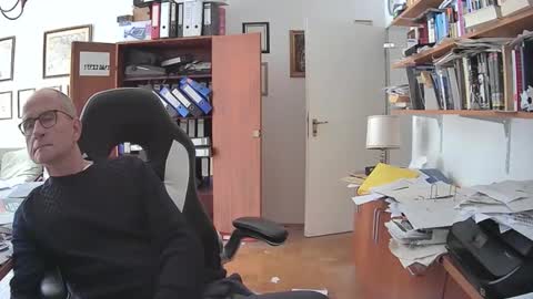 marginalie online show from October 26, 2025, 9:48 am