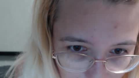 margo_shine online show from December 15, 2025, 1:26 pm
