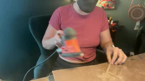 Elle online show from March 30, 2026, 1:12 pm