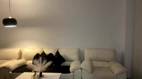 Margot online show from November 23, 2025, 10:42 pm