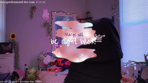 Snapshot of margotdiamond chatting on January 21, 2025, 8:11 pm online show from January 21, 2025, 8:11 pm