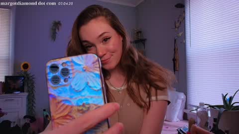 Snapshot of margotdiamond chatting on February 4, 2025, 8:06 pm online show from February 4, 2025, 8:06 pm