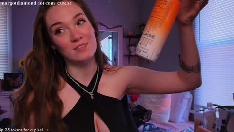 Snapshot of margotdiamond chatting on February 6, 2025, 8:34 pm online show from February 6, 2025, 8:34 pm