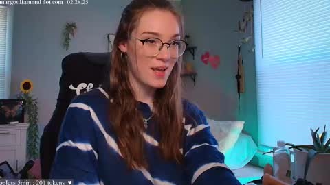 Snapshot of margotdiamond chatting on February 28, 2025, 7:03 pm online show from February 28, 2025, 7:03 pm